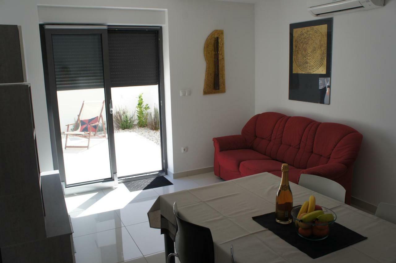 Apartment White Vantacici Εξωτερικό φωτογραφία